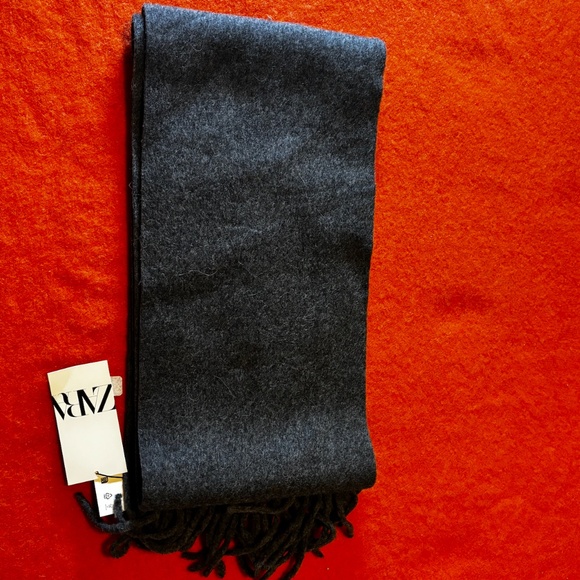 Zara dark gray 100% wool scarf wrap NWT - Picture 8 of 9